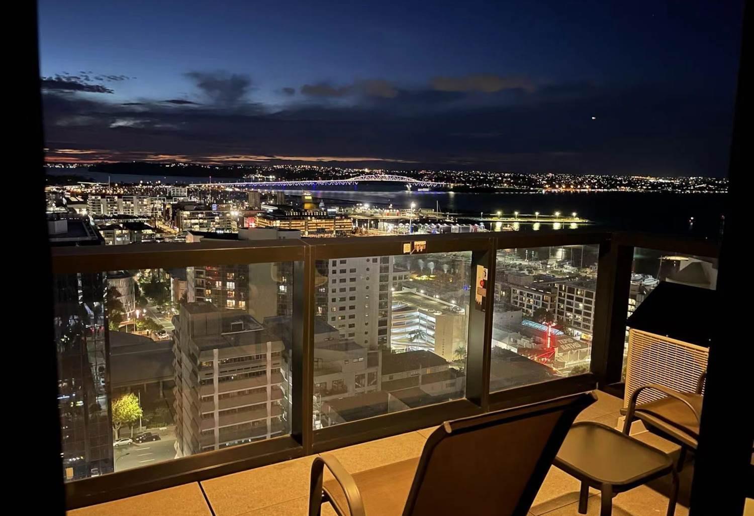 Magnificent Harbour View Skytower View Apartment In Cbd Auckland Exterior foto